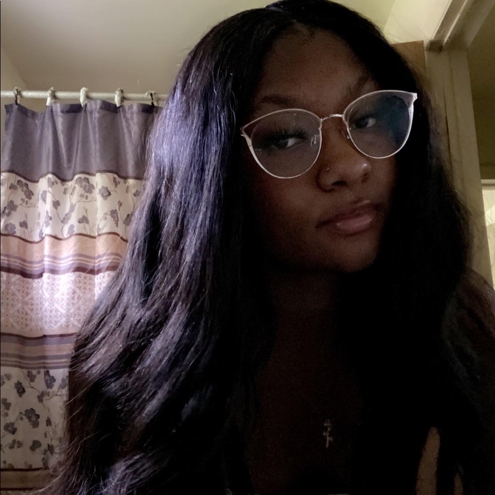 Meet your Posher, Kylia